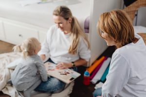 Invallen in de kinderopvang blog | Pedagogisch medewerkers en kind